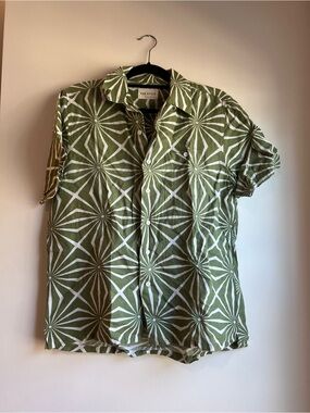 Far Afield Men's Olive Green Printed Short-Sleeve Button-Down Shirt